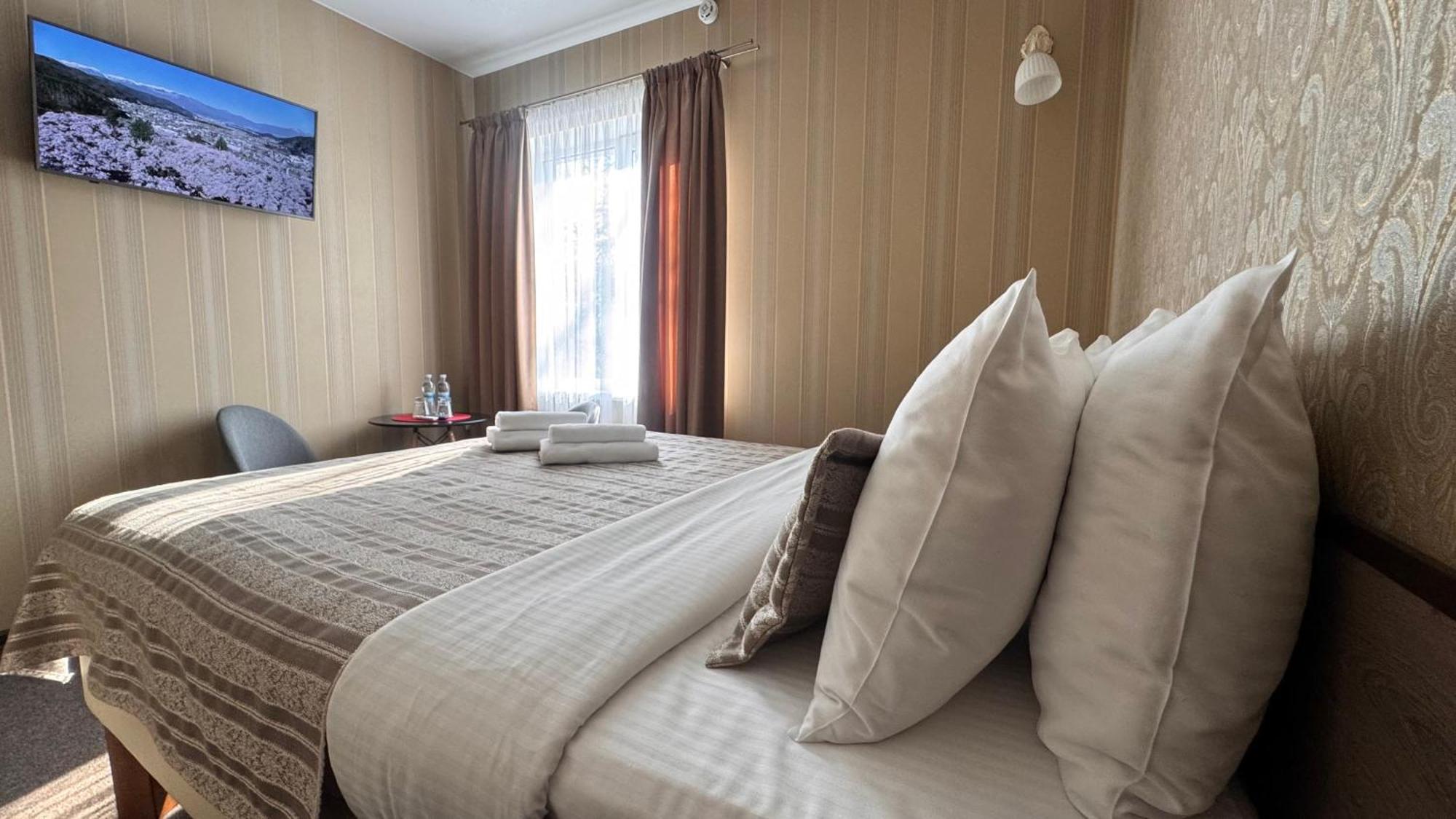 Шляпа Hotel Dnipro Exterior photo